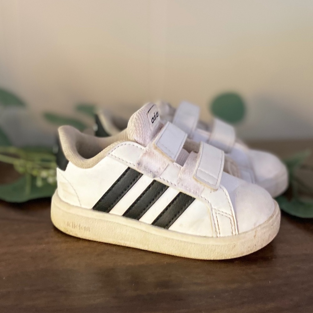 Toddler size 6 Grand court adidas